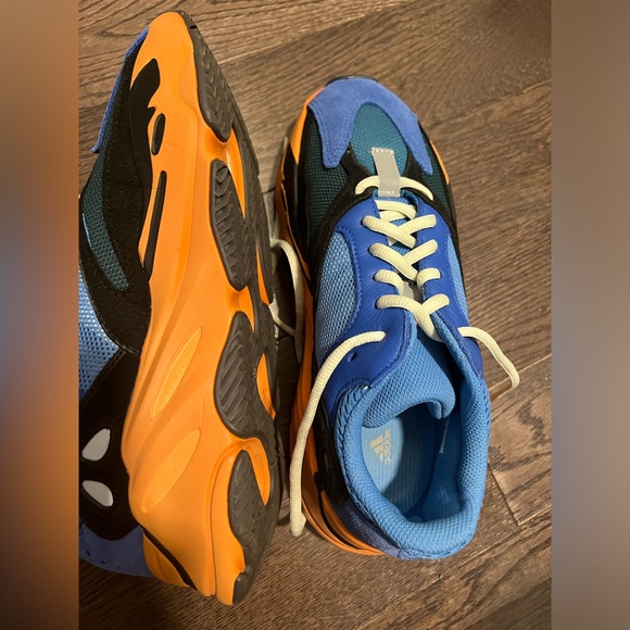 adidas Yeezy Boost 700 Bright
Blue - Picture 7 of 12